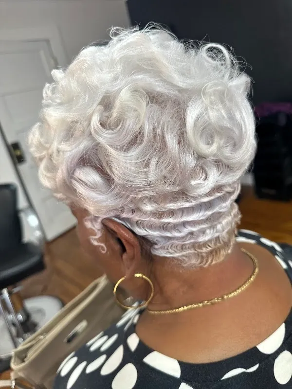 Akachi Beauty Salons LLC
