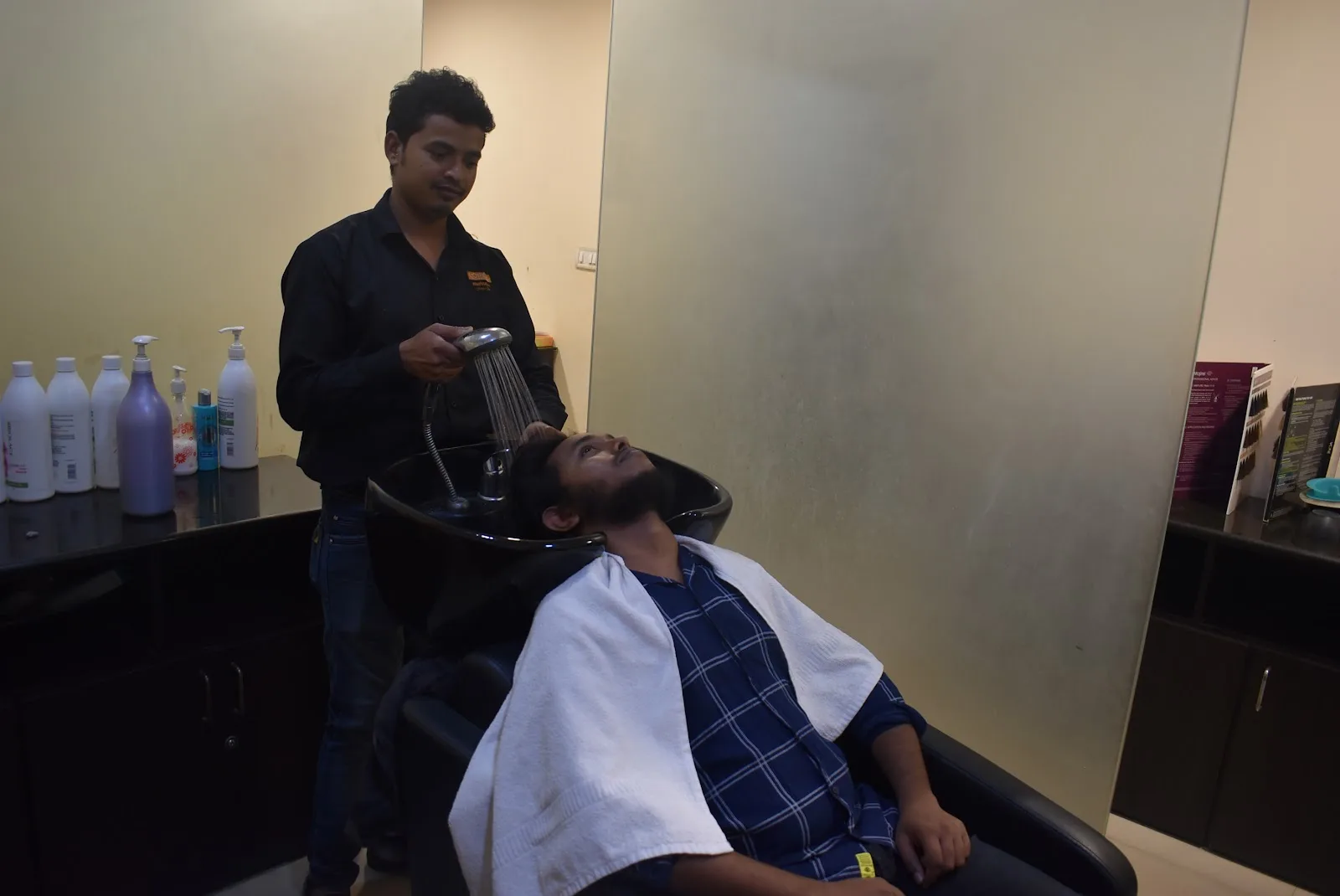 Loreal Maine Street Family Salon – Best Unisex Hair & Beauty Salon in Muralinagar Vizag | Haircuts, Makeup, Keratin, Facials