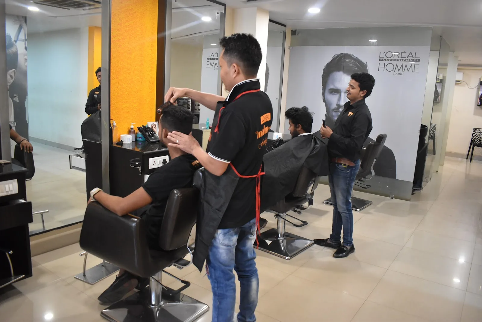 Loreal Maine Street Family Salon – Best Unisex Hair & Beauty Salon in Muralinagar Vizag | Haircuts, Makeup, Keratin, Facials