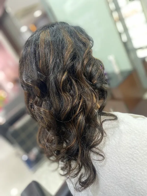 Manea The Salon - Tarnaka