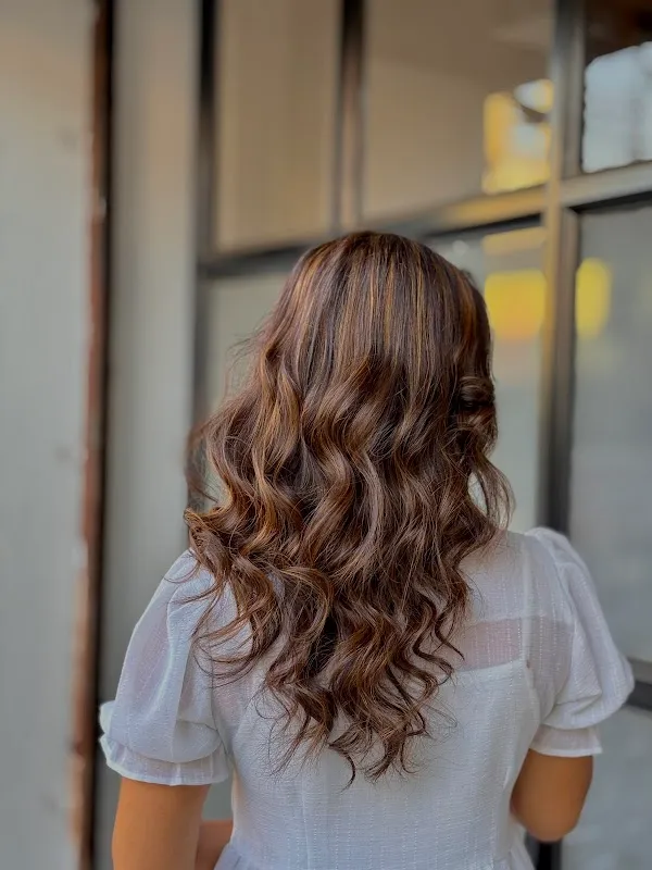 Divine Paris Unisex Salon