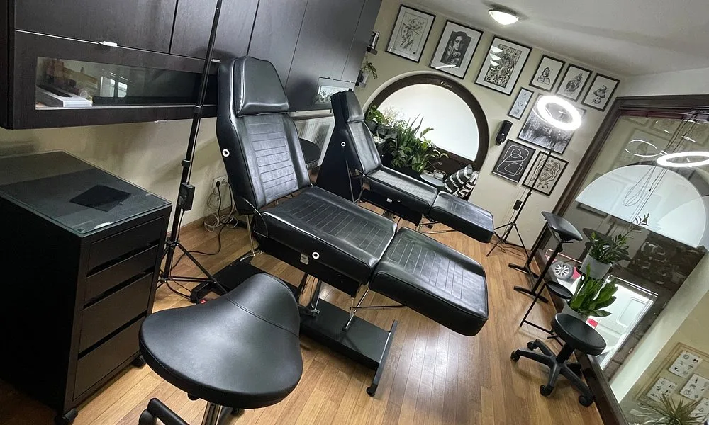 FINE HEART CUSTOM INK / TATTOO STUDIO BUDAPEST