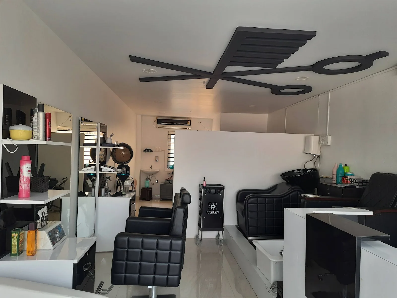 Skin occassions ladies salon