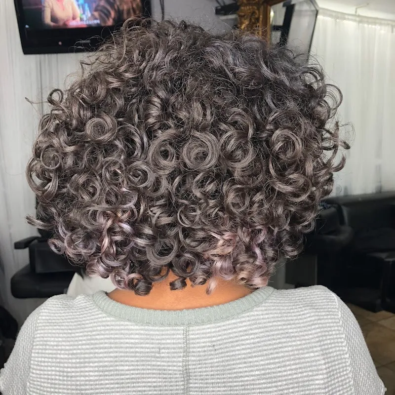 DR BEAUTY SALON
