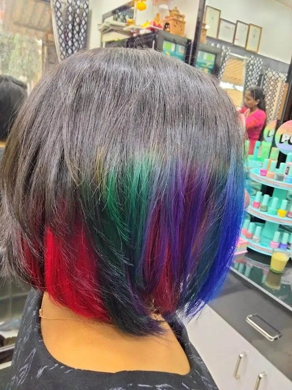 THE BEAUTY GARAGE SALON