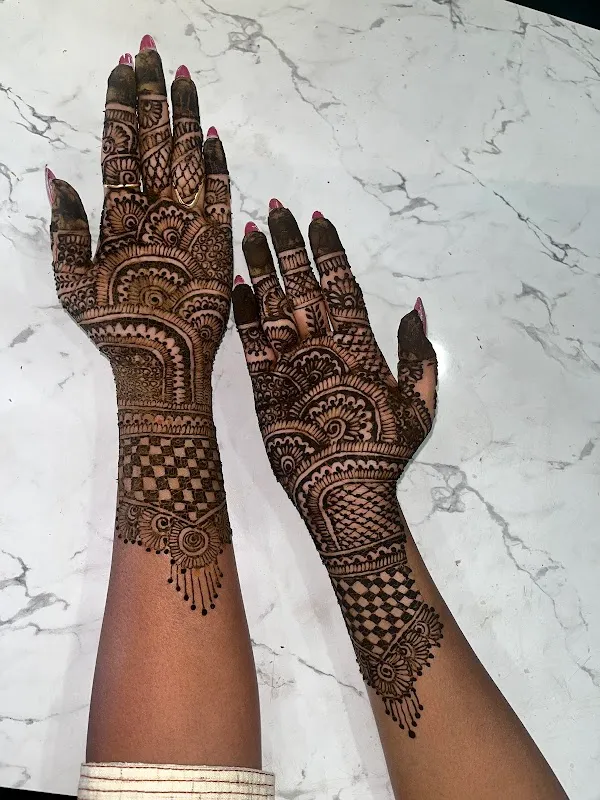 LUVAI UNISEX SALON & ACADEMY (Skin , Hair , Nails & Makeup)