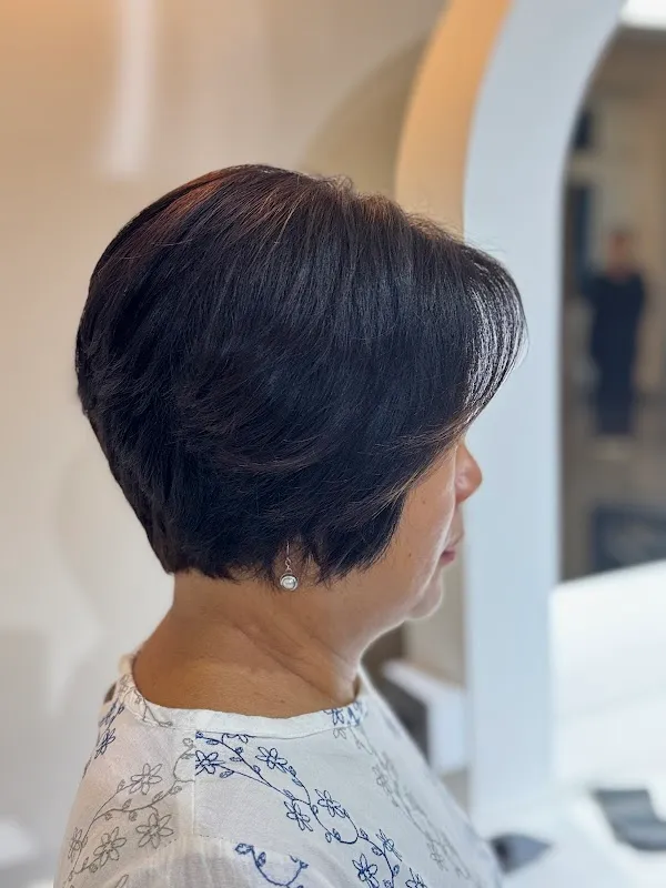 i & j Unisex Salon