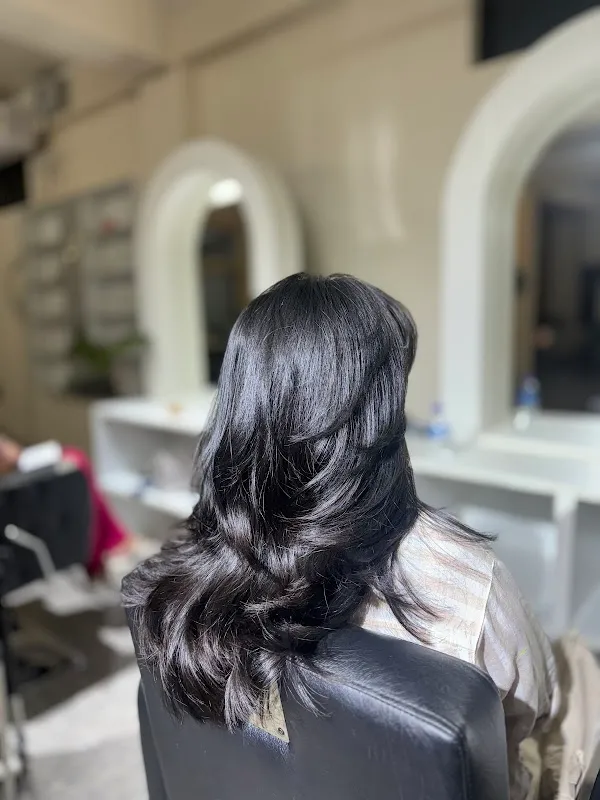 i & j Unisex Salon