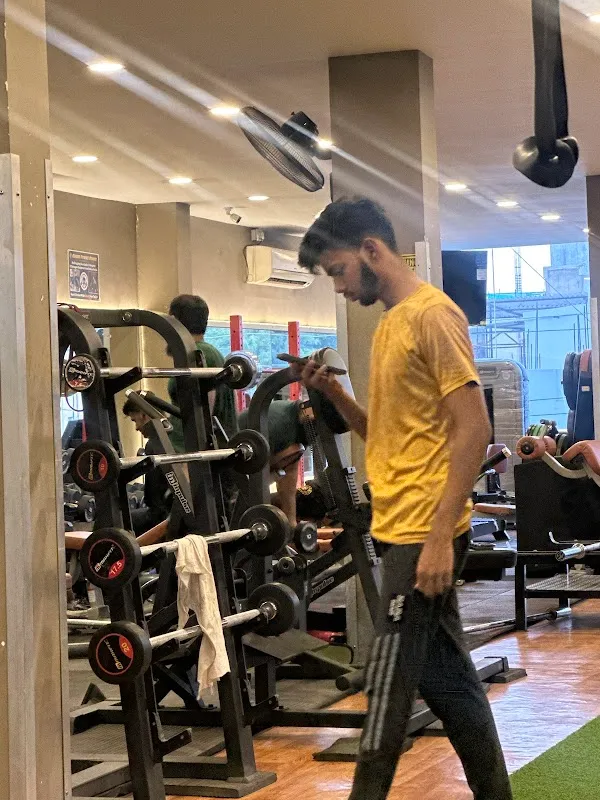 Raises Fitness Studio
