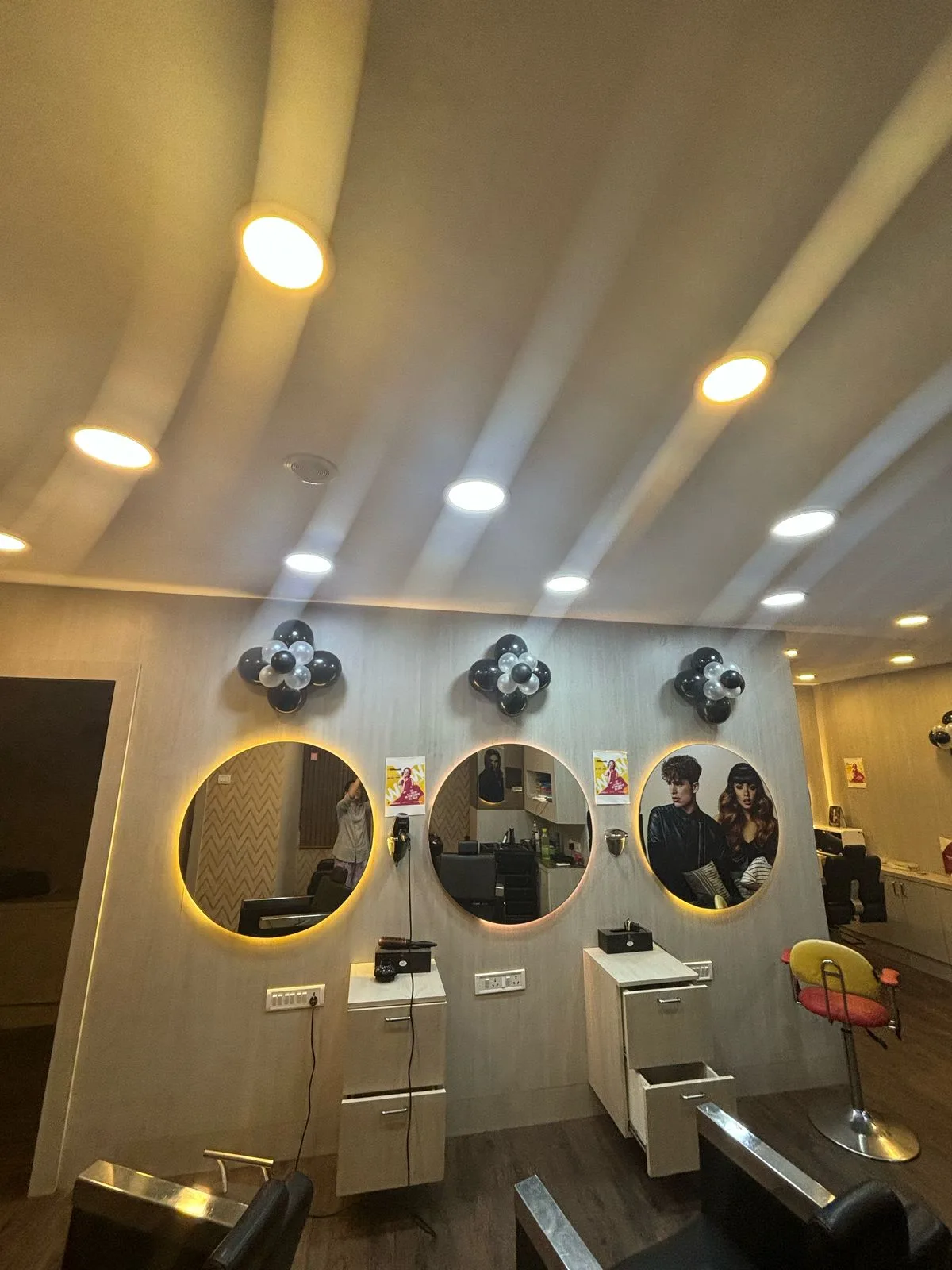 Essensuals Hairdressing by Toni&Guy, Kolapakkam