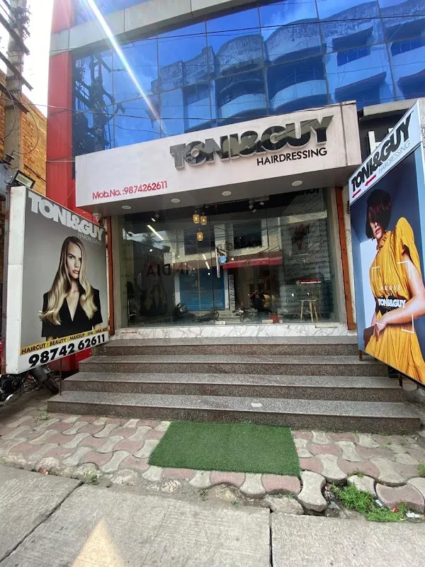 TONI & GUY Hairdressing