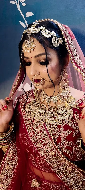 Akshita makeover (freelancer makeup artist near me)