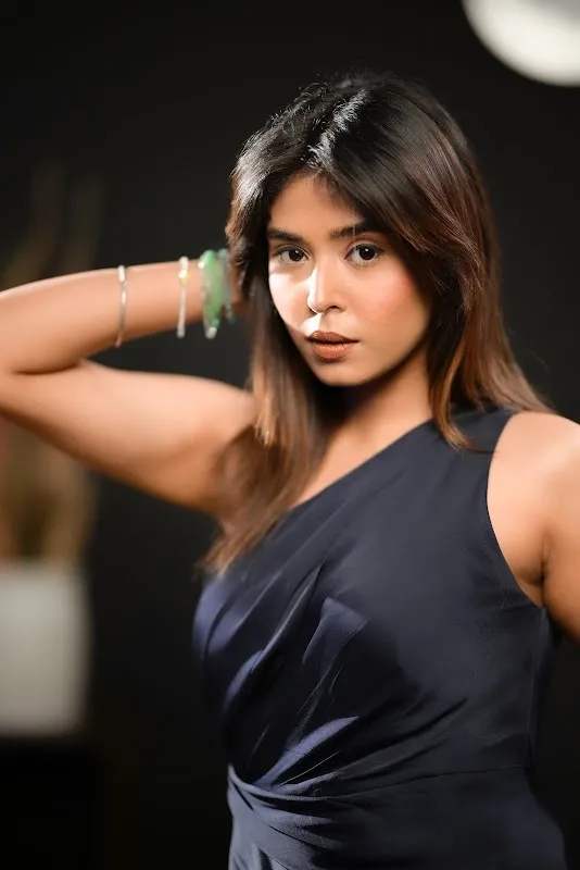Akshita makeover (freelancer makeup artist near me)