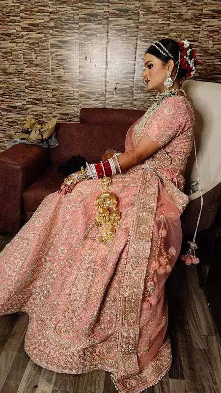 Akshita makeover (freelancer makeup artist near me)