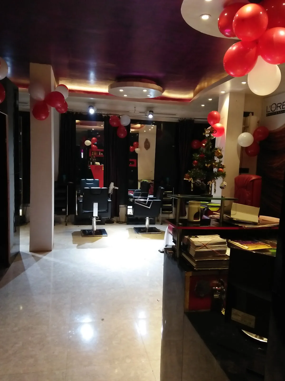 L'OREAL attitude unisex parlour