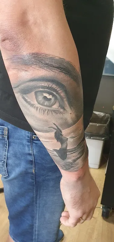 Make Art Tattoo Studio