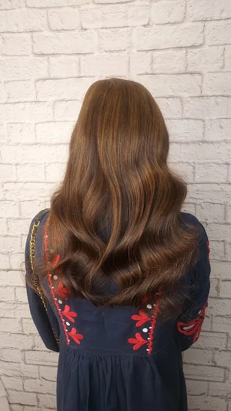 AR UNISEX SALON