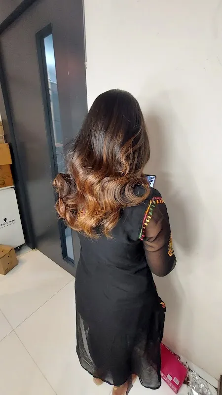 AR UNISEX SALON