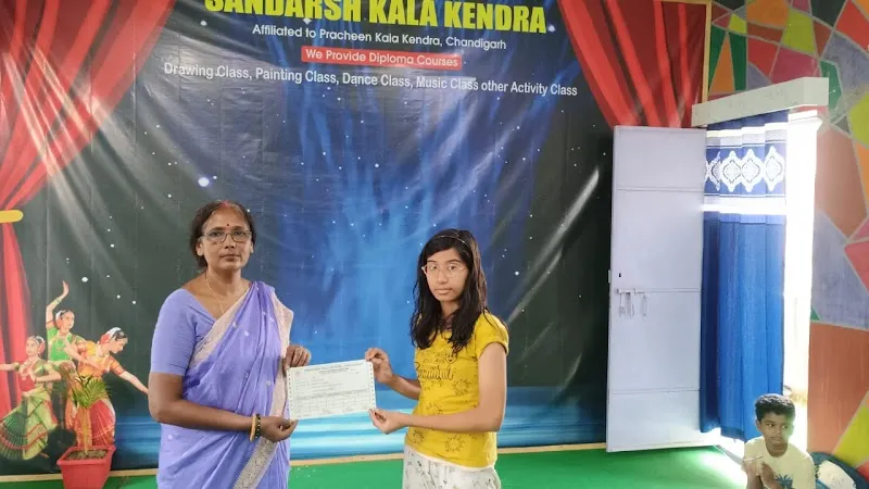 Sandarsh Kala Kendra | School of Fine Art