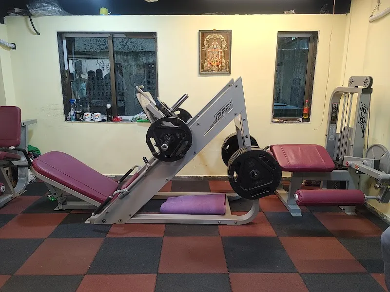 MUSCLE MADE FITNESS
