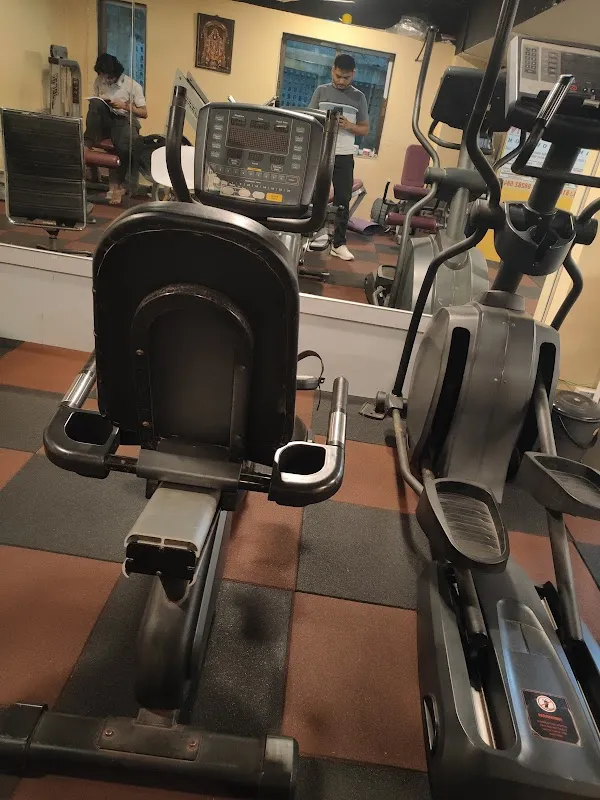 MUSCLE MADE FITNESS