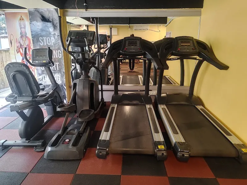 MUSCLE MADE FITNESS