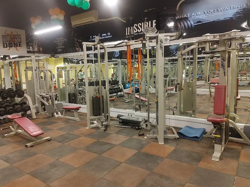 MUSCLE MADE FITNESS