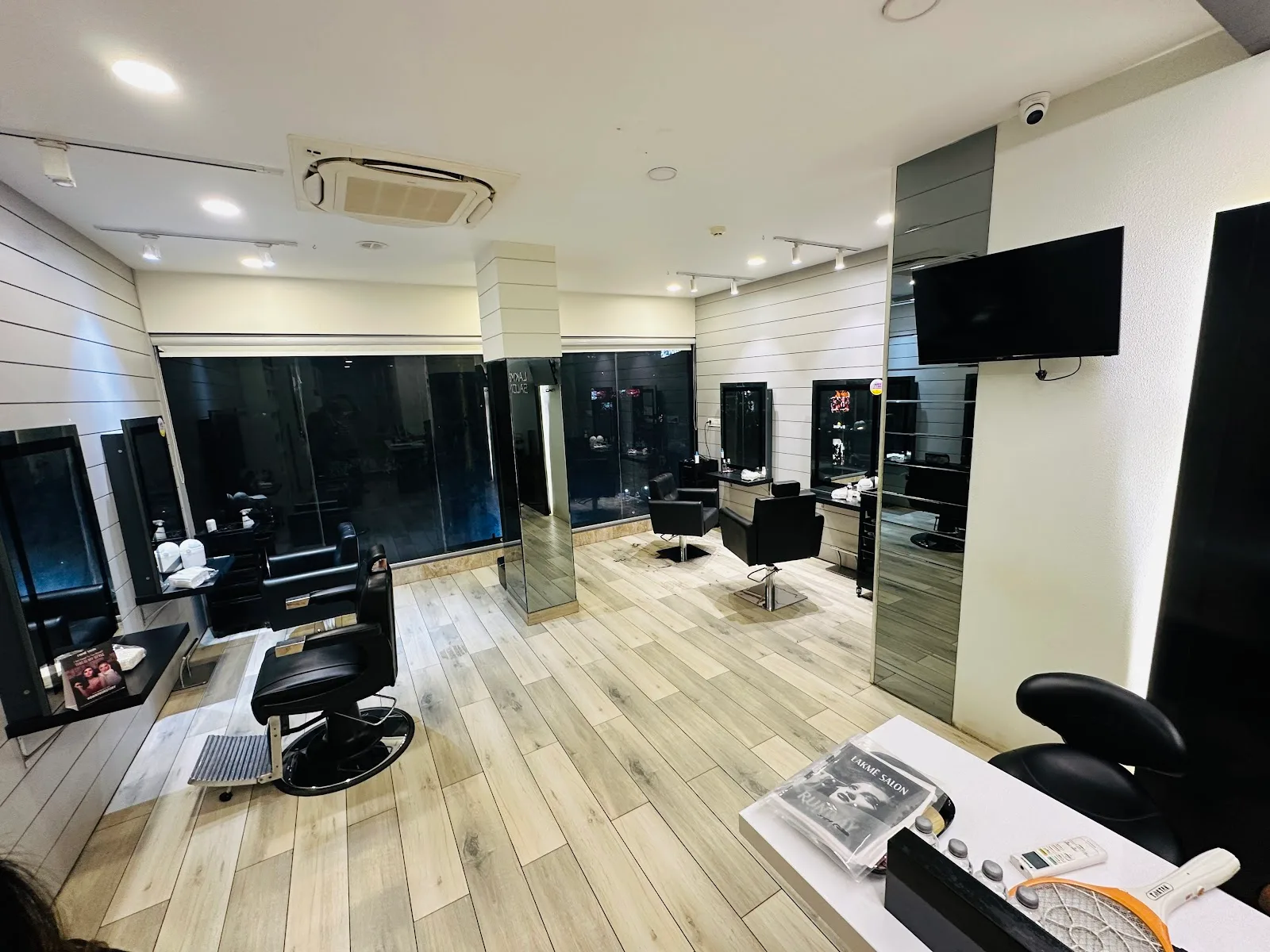 Lakme Salon For Him and Her in Bhabola Naka,Vasai West,Vasai-Virar