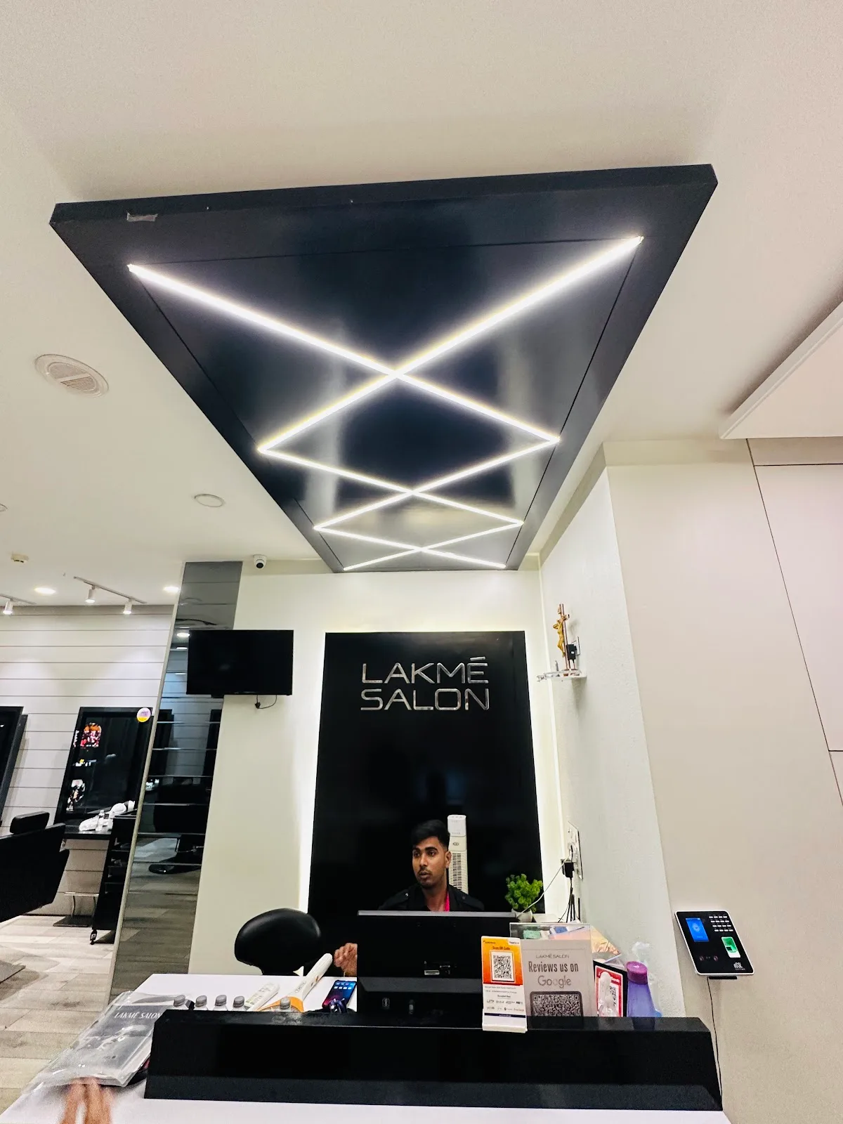 Lakme Salon For Him and Her in Bhabola Naka,Vasai West,Vasai-Virar