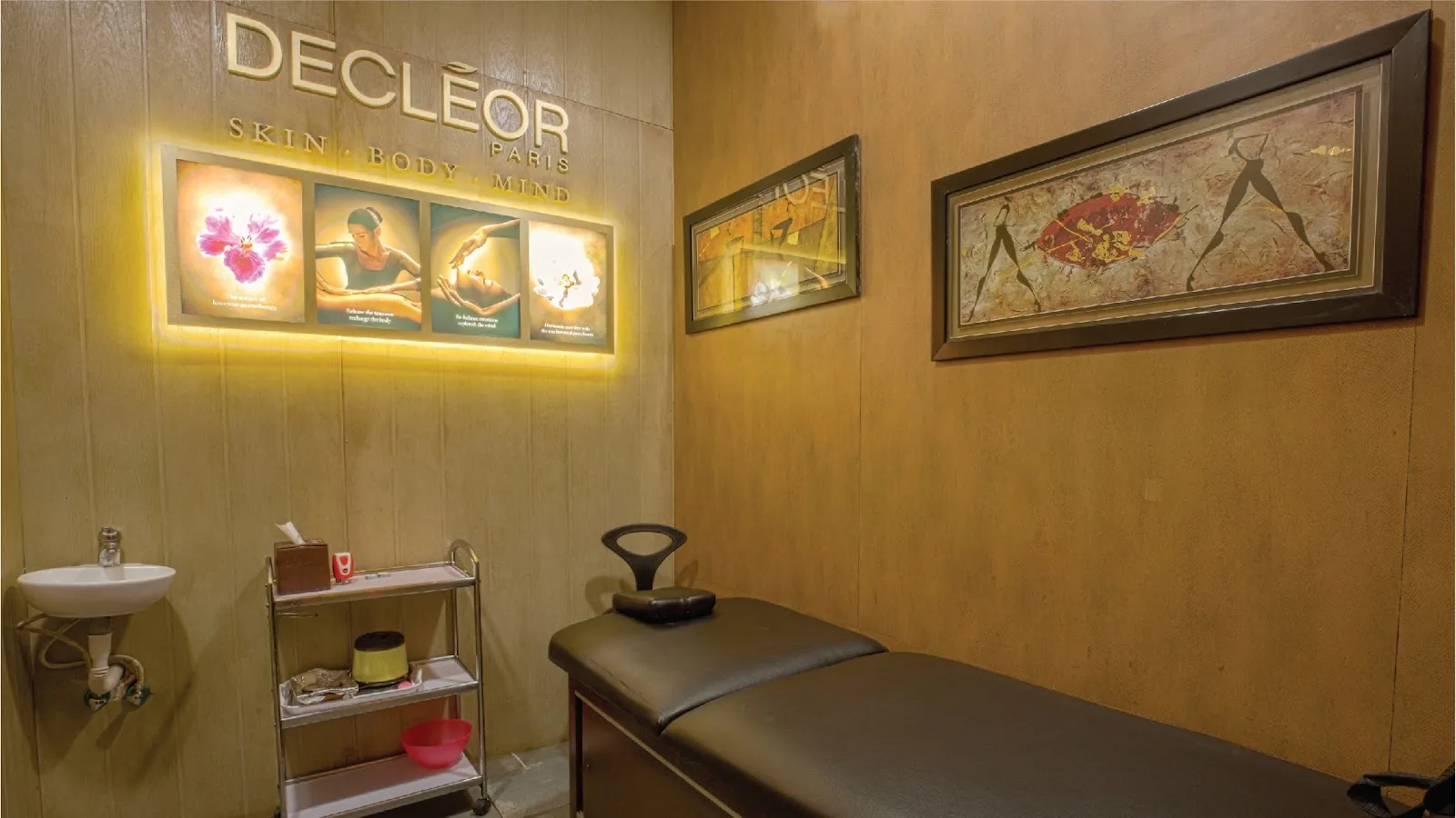 Enrich Salon JVLR Opp. Oberoi Splendor