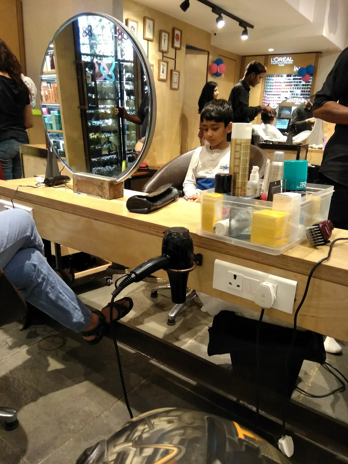 Enrich Salon JVLR Opp. Oberoi Splendor