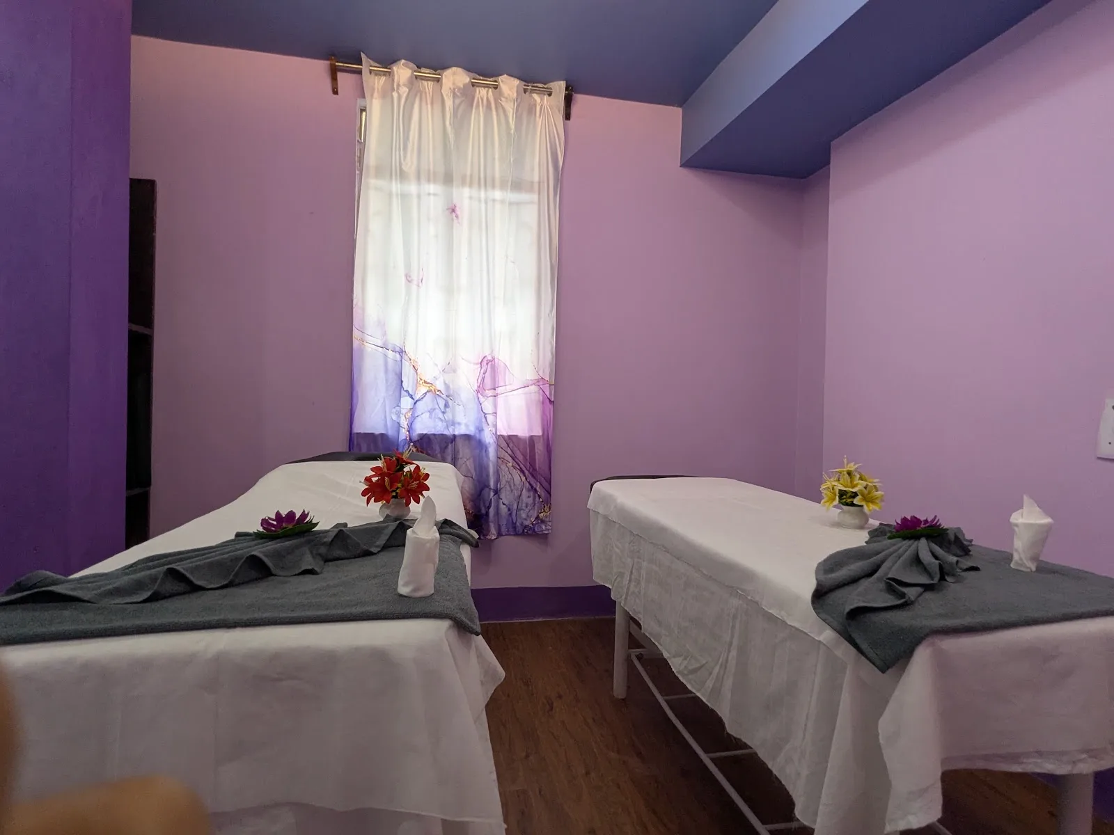 BE IN STYLE UNISEX BEAUTY PARLOUR AND SPA SHILLONG
