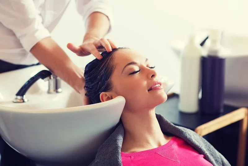 Falak Beauty Parlour