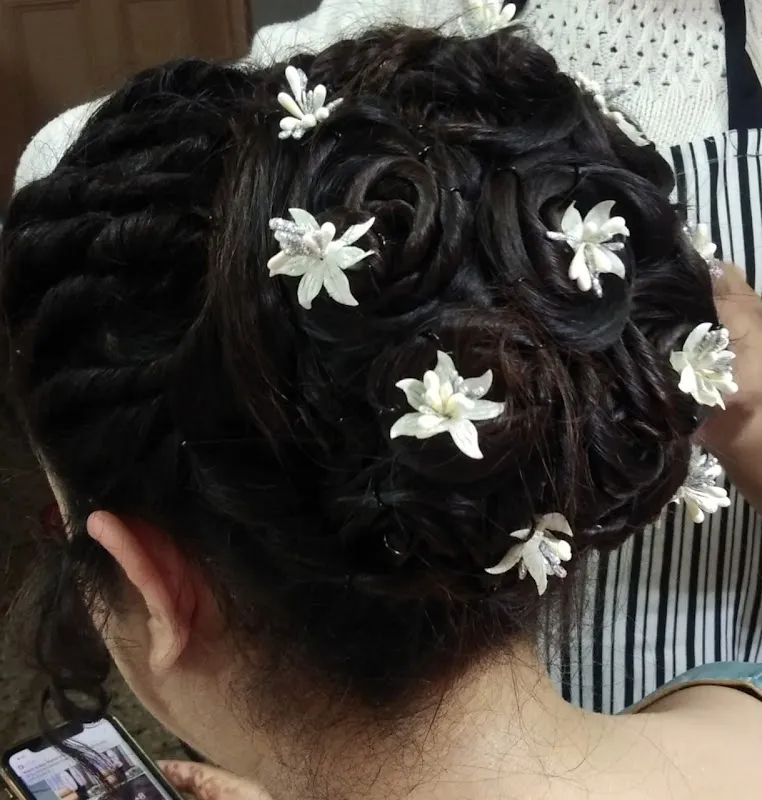 Deeba’s Delhi Girl Hair and Beauty Salon
