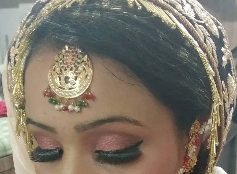 Deeba’s Delhi Girl Hair and Beauty Salon