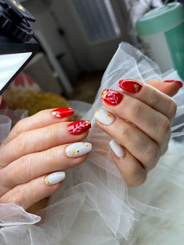 RENIS BEAUTY & NAILS