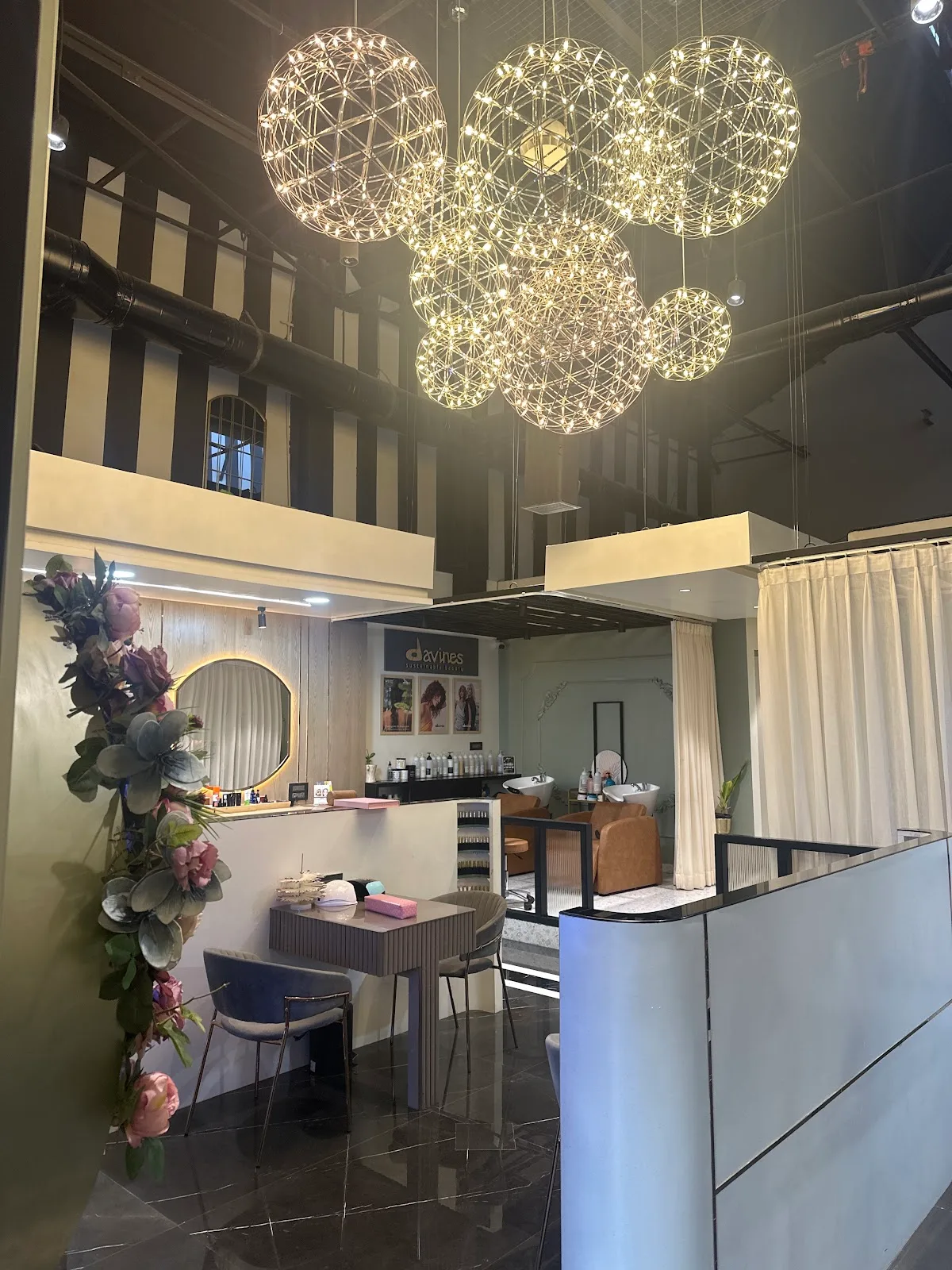 AM to AM Salon