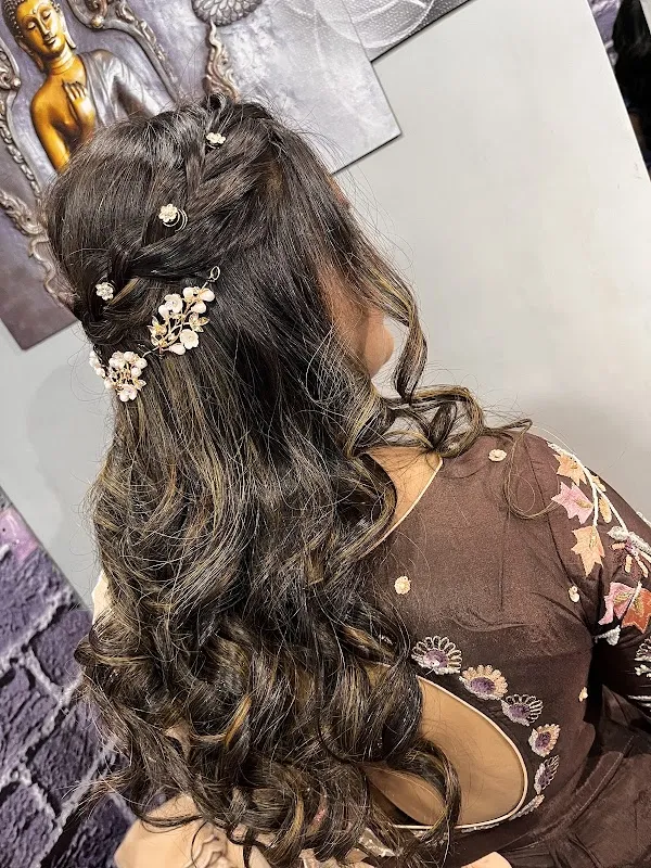 The hair lab unisex salon