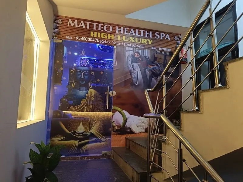 Matteo Luxury Spa Model Town