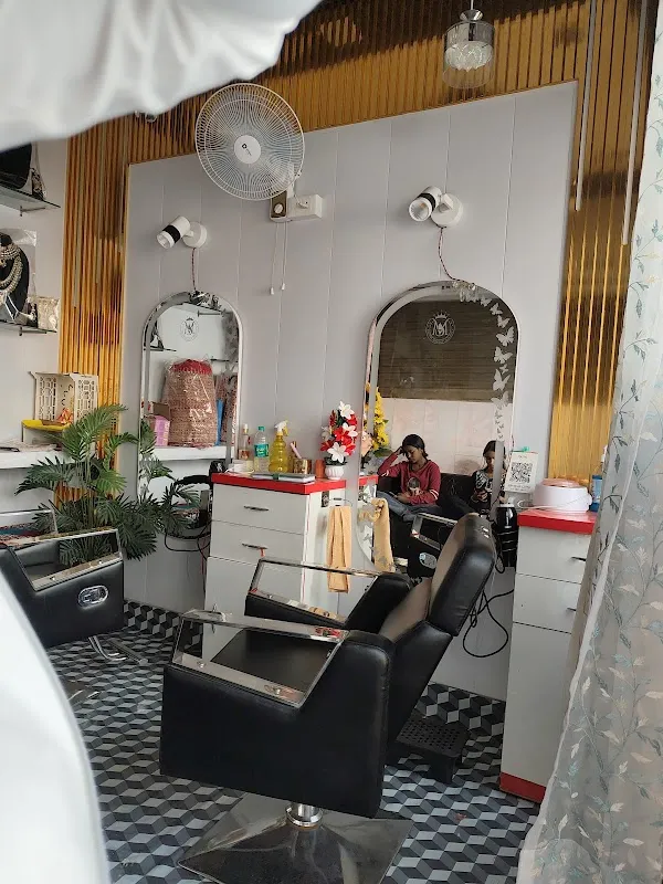 Maina makeup studio and academy beauty salon