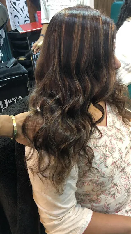 GLIMMER GLOW UNISEX SALON