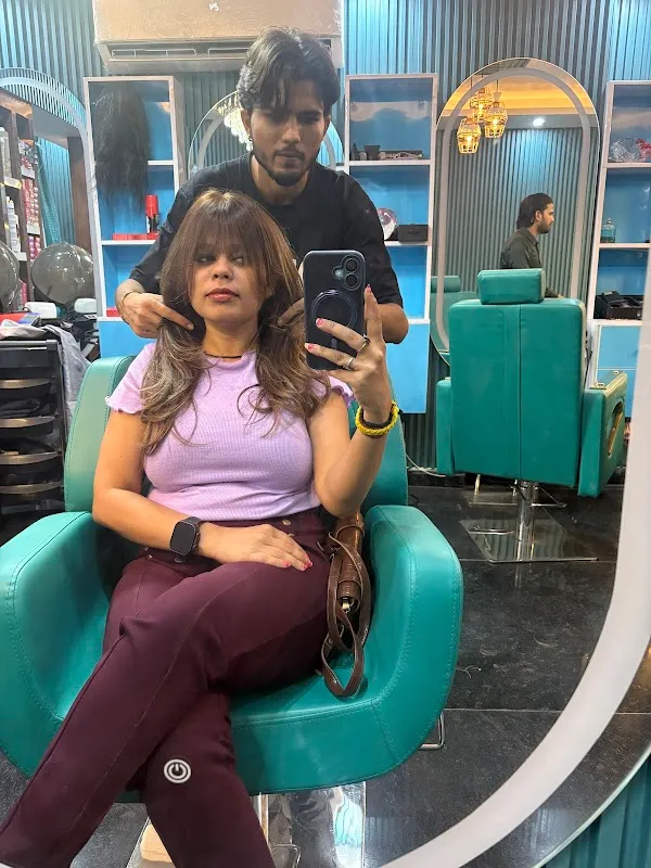 GLIMMER GLOW UNISEX SALON