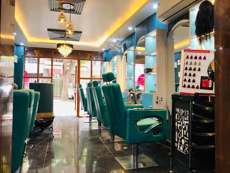 GLIMMER GLOW UNISEX SALON