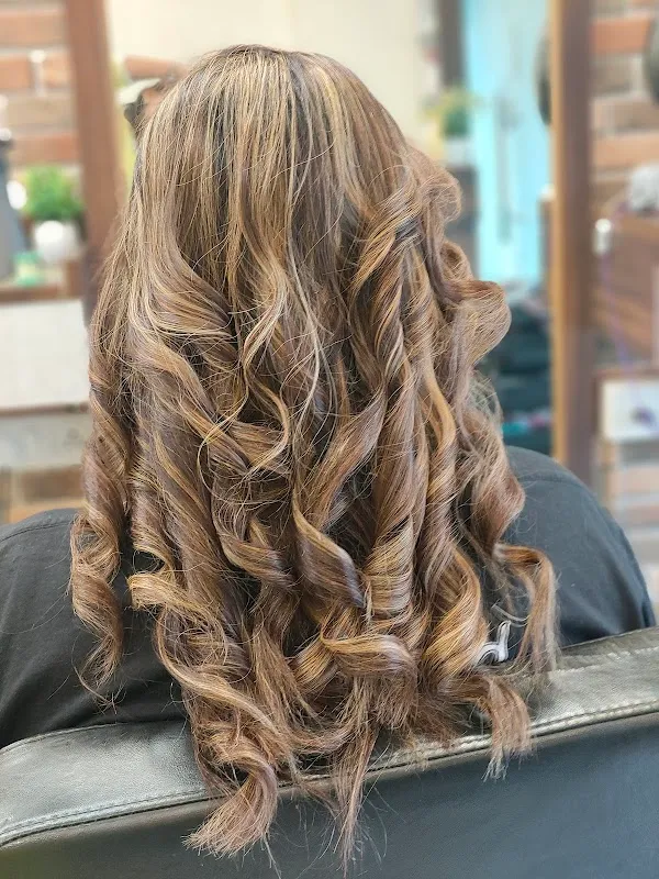 JUST4U Beauty Salon - Best WOMENS Only Salon In Dombivali WEST