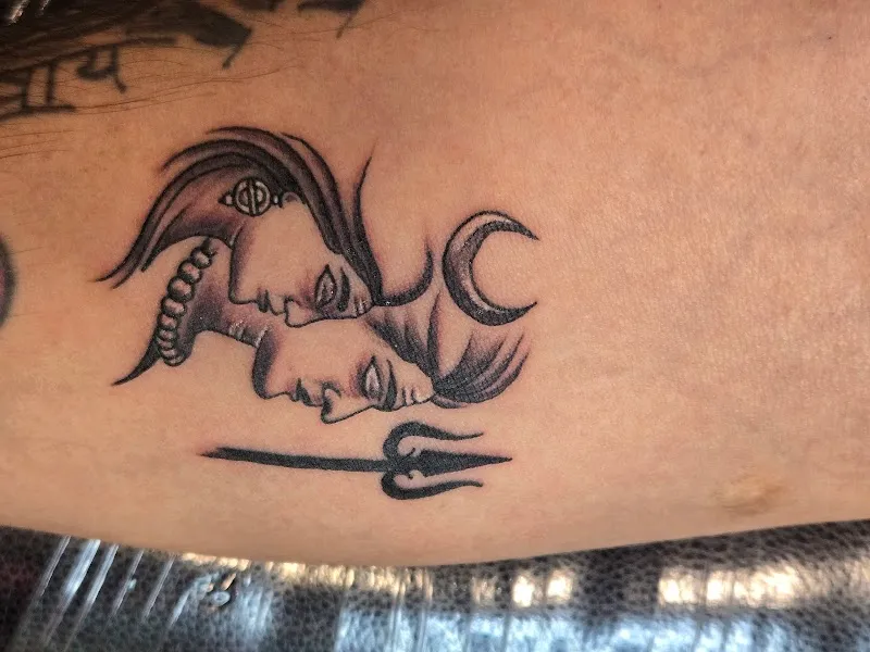 Sunny tattoo & piercing