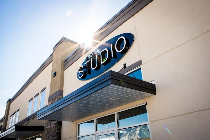 The Studio Fit - Logan