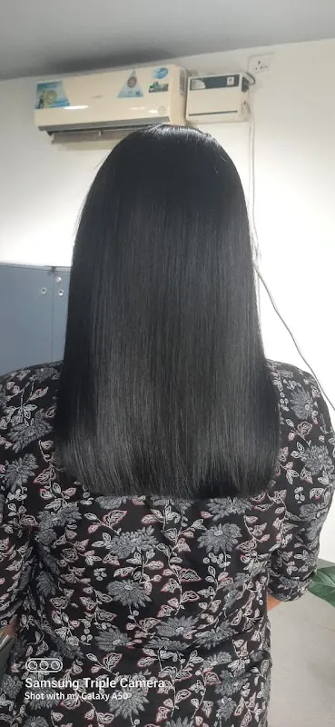 Lakme Salon For Him and Her in Malleshwaram 15th Cross,Bengaluru