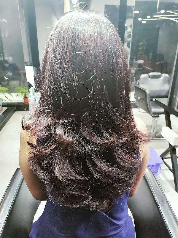 Lakme Salon For Him and Her in Malleshwaram 15th Cross,Bengaluru