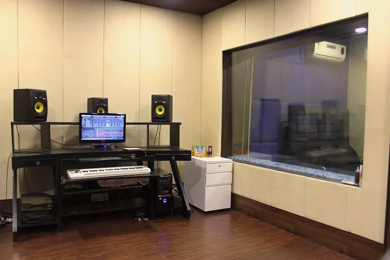MUZIBITION STUDIO - Pro DJ Training, Music Production & Recording Studio