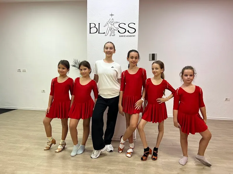 Bliss Dance Academy | Kurse Kercimi Latin